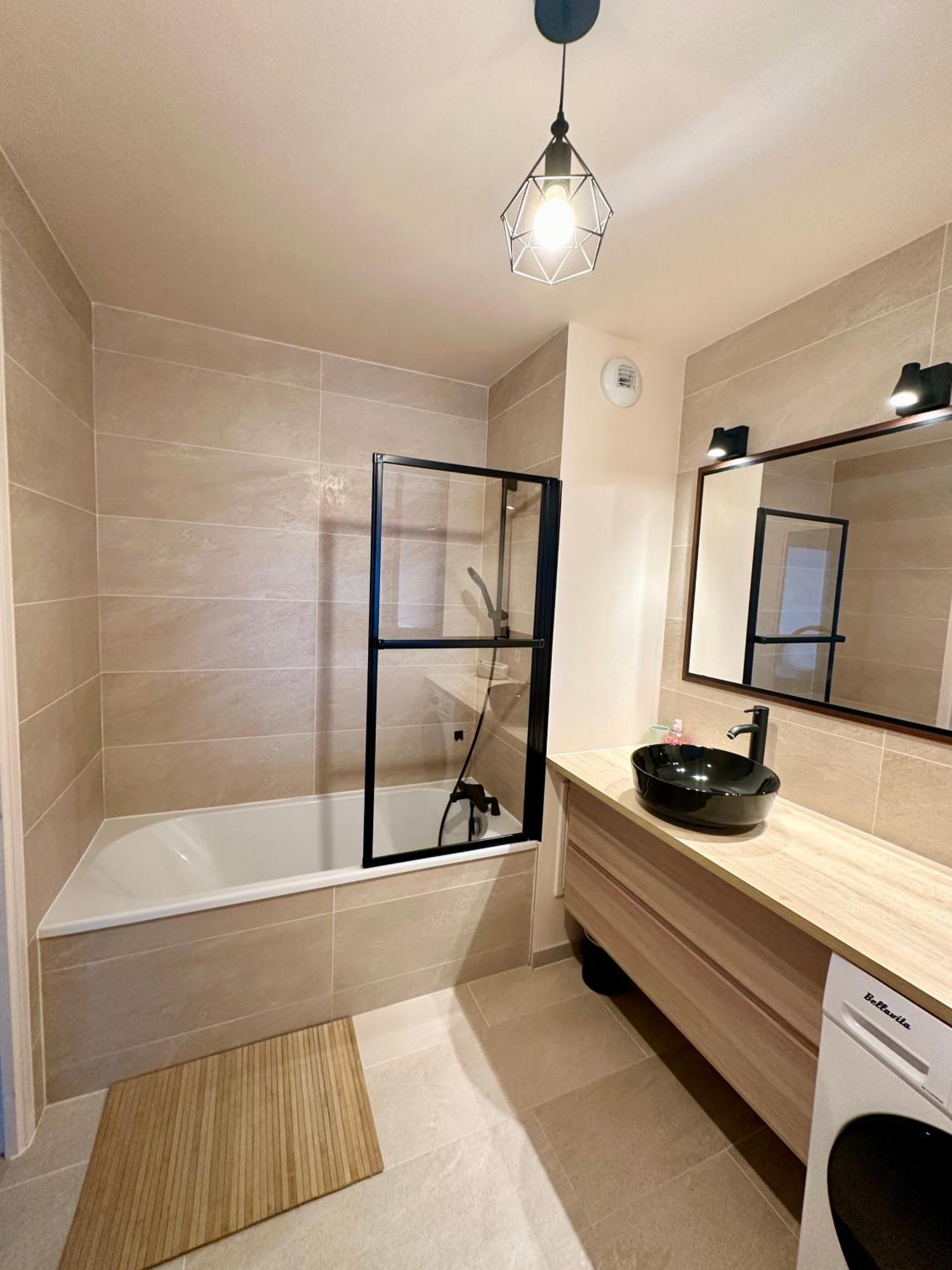 Appartement Chaleureux - Мо Екстериор снимка